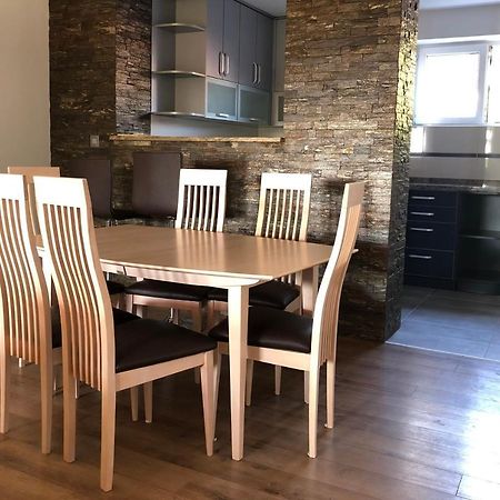 شقة Sakota Family House Sremska Kamenica المظهر الخارجي الصورة