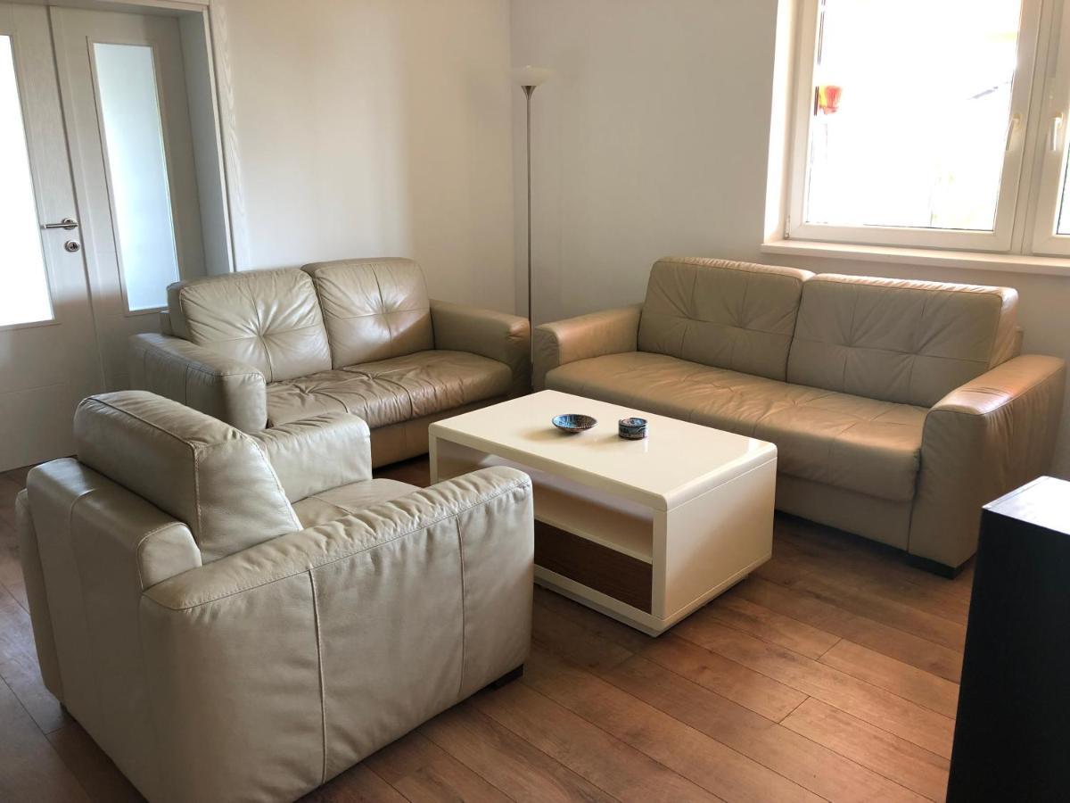 شقة Sakota Family House Sremska Kamenica المظهر الخارجي الصورة